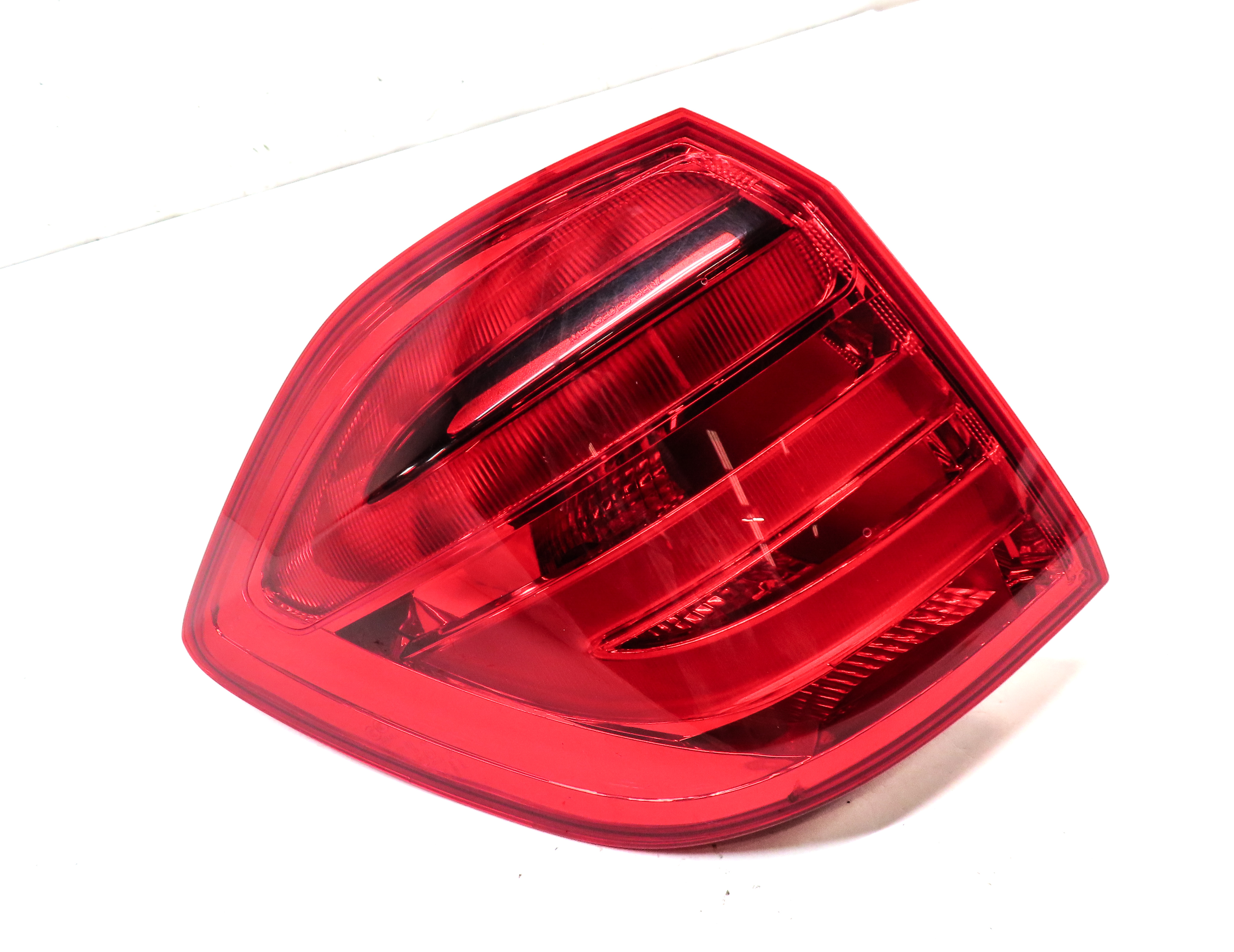 13-16 MERCEDES GL350 GL450 GL550 (X166) LEFT DRIVER TAILLIGHT BRAKE LIGHT LAMP — exact item pictured